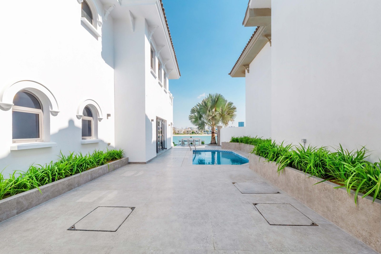 6 Bedroom Villa O FROND at the Palm Jumeirah full screen image